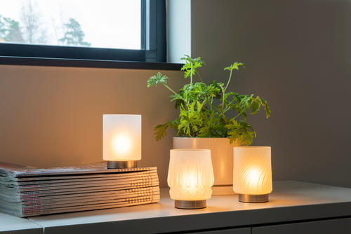 Ladattava LED-kynttilä, maitolasi